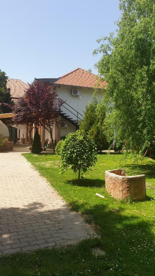 Harsfavirag Vendeghaz Bed & Breakfast Papa Luaran gambar